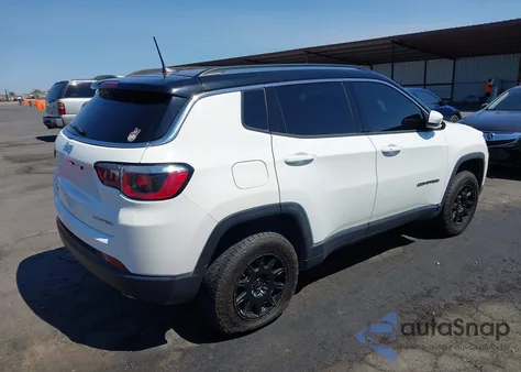 2018 Jeep Compass Limited 4X4 z USA, uszkodzony, nr VIN 3C4NJDCB7JT290510